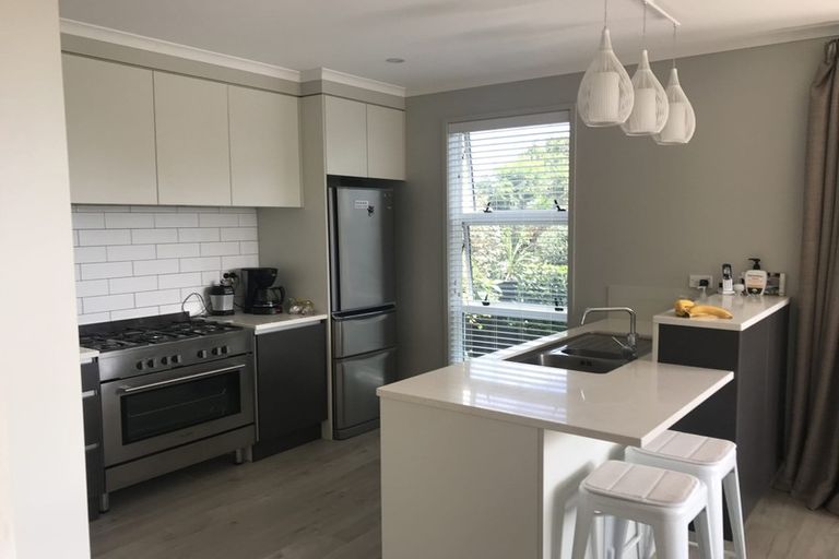 Photo of property in 63a Walton Street, Red Beach, 0932