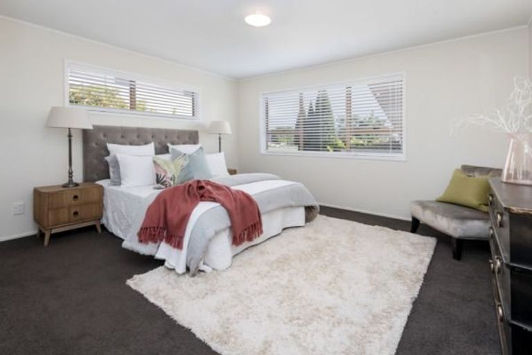 Photo of property in 2/28 Prince Regent Drive, Half Moon Bay, Auckland, 2012
