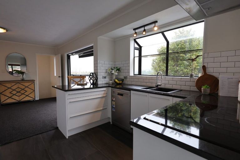 Photo of property in 141 West Harbour Drive, West Harbour, Auckland, 0618