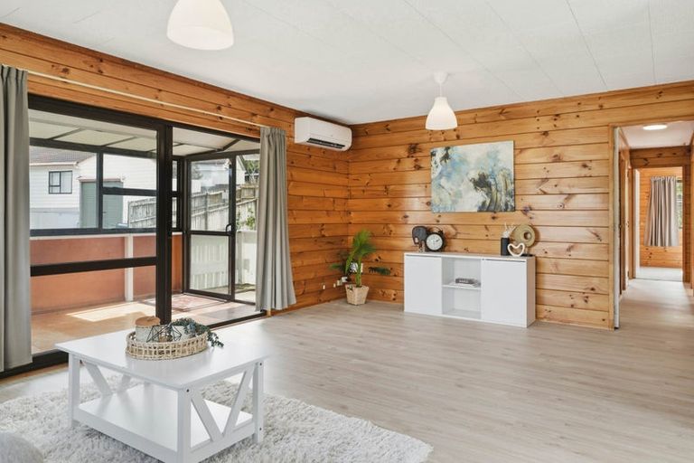 Photo of property in 50 Gatman Street, Birkdale, Auckland, 0626