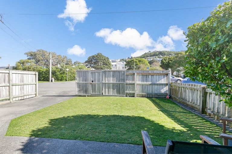 Photo of property in 22 Weka Street, Miramar, Wellington, 6022