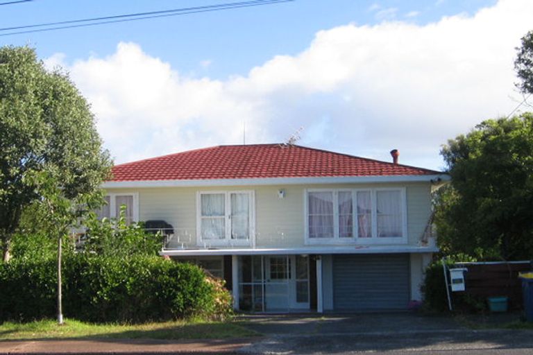 Photo of property in 92 Pupuke Road, Hillcrest, Auckland, 0627