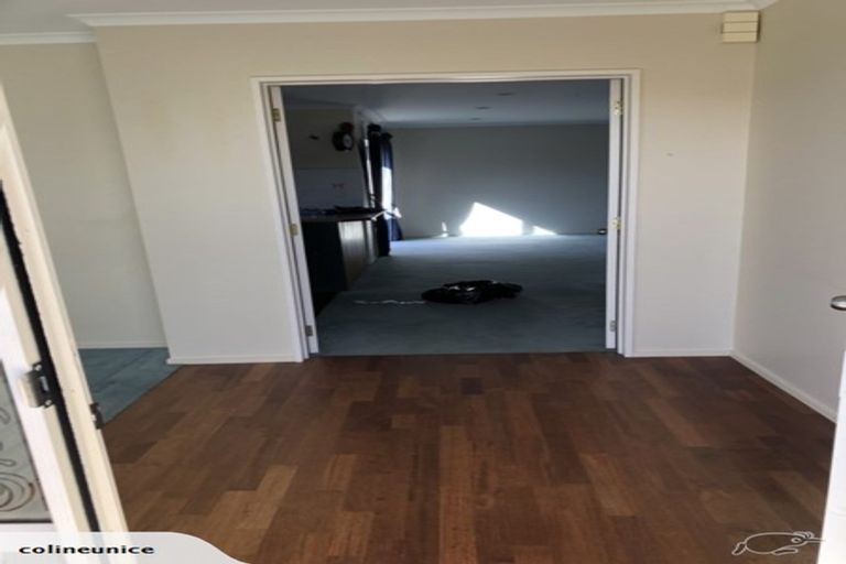 Photo of property in 30 Newinn Crescent, East Tamaki Heights, Auckland, 2016