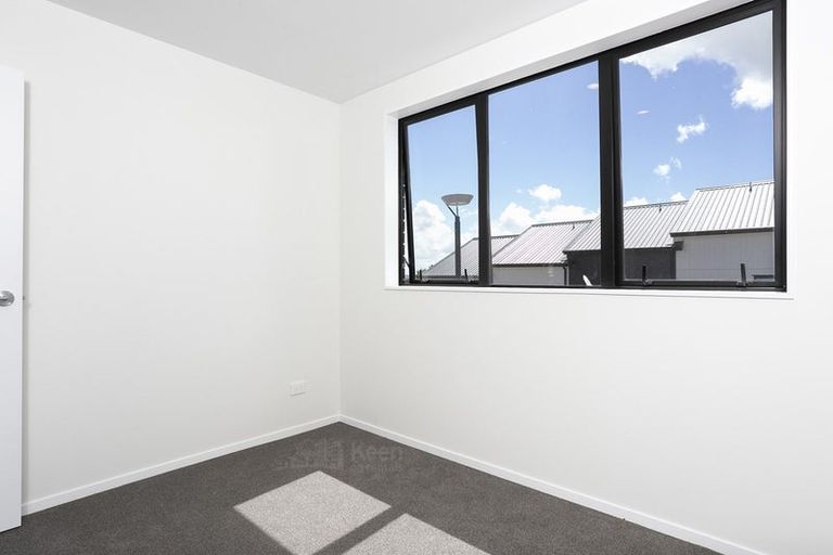 Photo of property in 13 Tokai Place, Glen Eden, Auckland, 0602