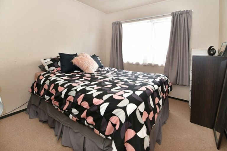 Photo of property in 6 William Hadlow Place, Hatfields Beach, Orewa, 0931