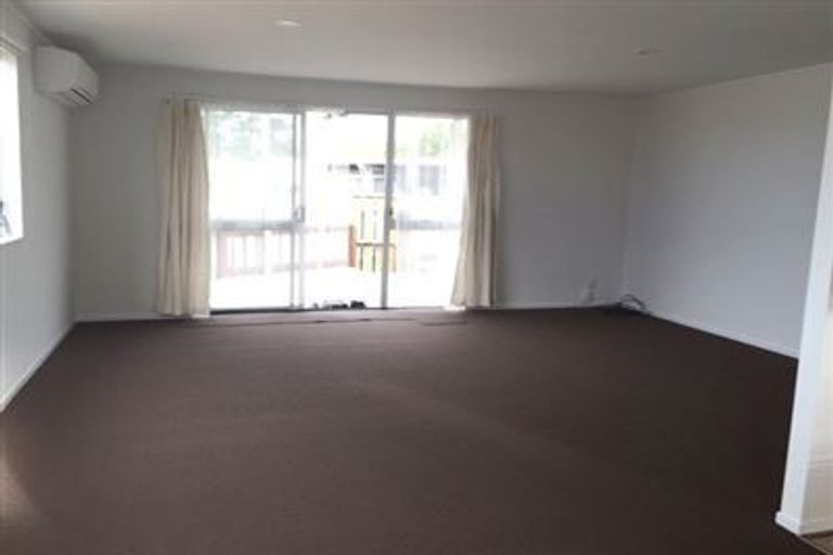 Photo of property in 24a/1 Waimumu Road, Massey, Auckland, 0614