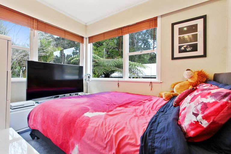 Photo of property in 22 Daffodil Street, Titirangi, Auckland, 0604