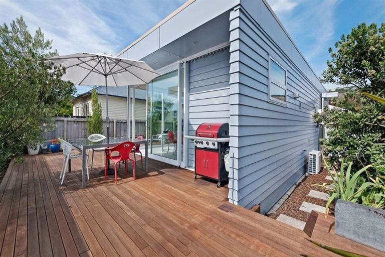Photo of property in 33 Stoke Street, Sumner, Christchurch, 8081