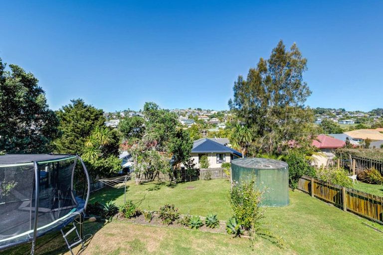 Photo of property in 245 Vipond Road, Stanmore Bay, Whangaparaoa, 0932