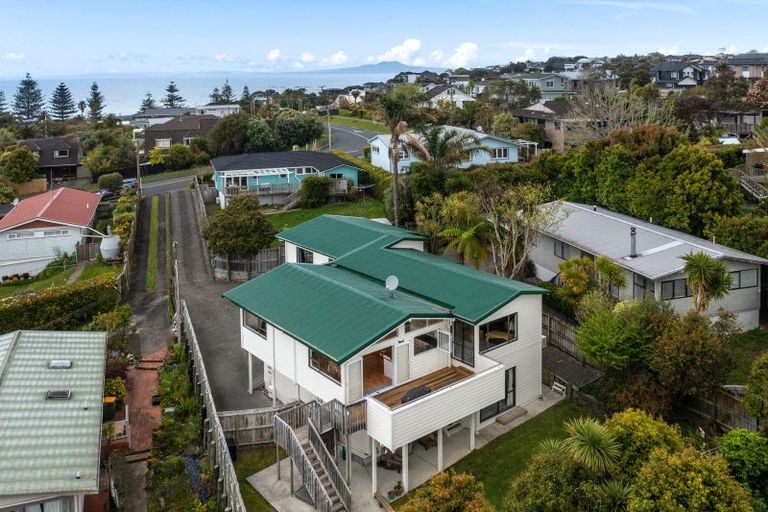 Photo of property in 1/92 Deep Creek Road, Torbay, Auckland, 0630