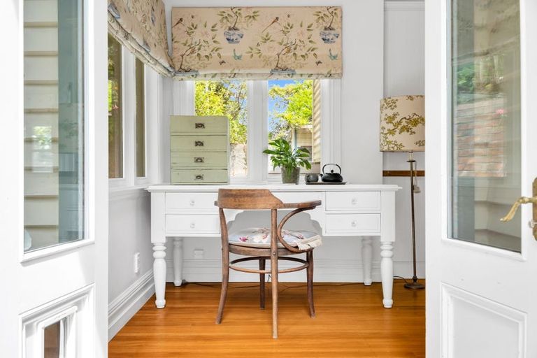 Photo of property in 40 Reserve Terrace, Lyttelton, 8082