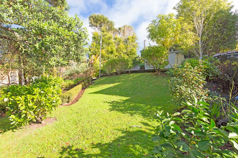 Photo of property in 11 Kauri Road, Stanmore Bay, Whangaparaoa, 0932