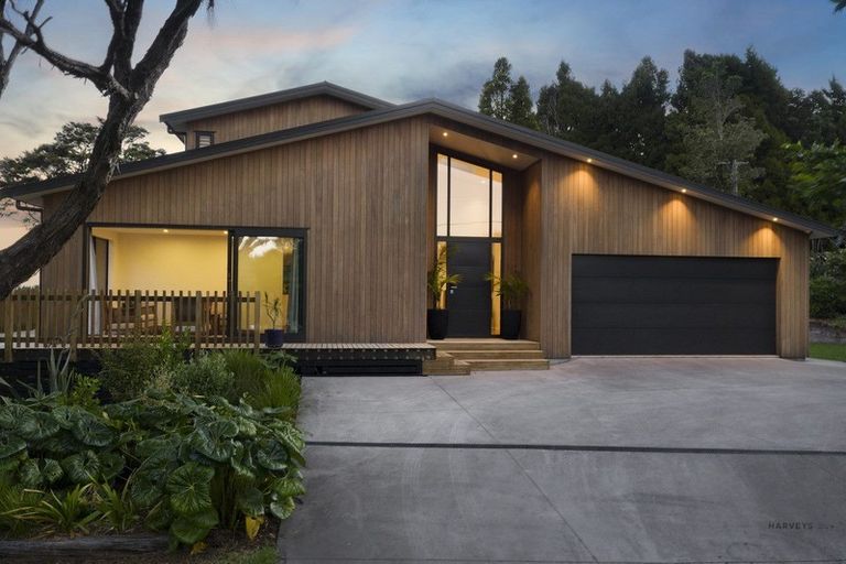 Photo of property in 75 Minnehaha Avenue, Titirangi, Auckland, 0604