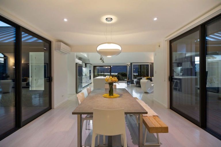 Photo of property in 37 Hackett Road, Jacks Point, Queenstown, 9371