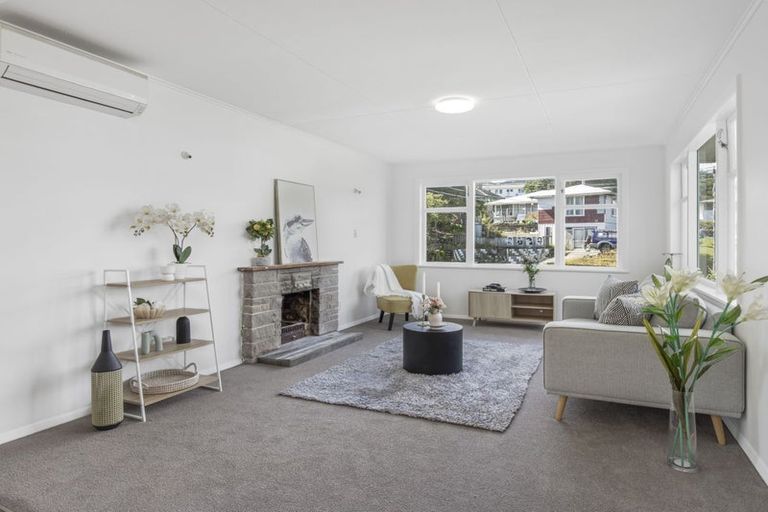 Photo of property in 6 Hampshire Street, Cannons Creek, Porirua, 5024