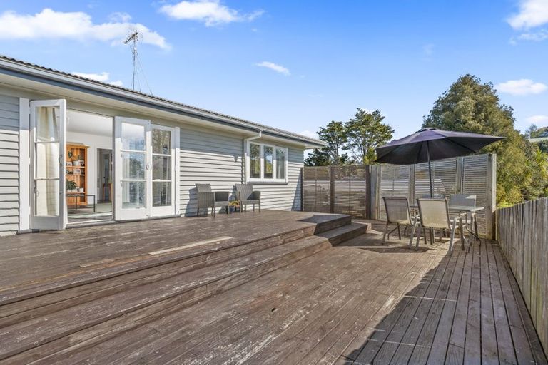 Photo of property in 73a Awaroa Road, Helensville, 0800