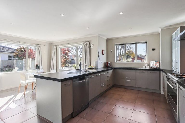 Photo of property in 2 Ascot Place, Rangiora, 7400