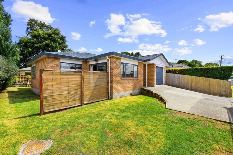 Photo of property in 14 Pooks Road, Ranui, Auckland, 0612
