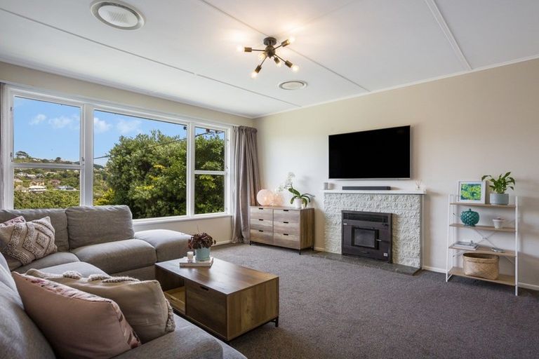 Photo of property in 14 Lynda Avenue, Paparangi, Wellington, 6037
