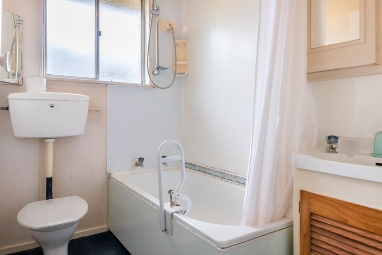 Photo of property in 1/10 Miro Street, New Lynn, Auckland, 0600