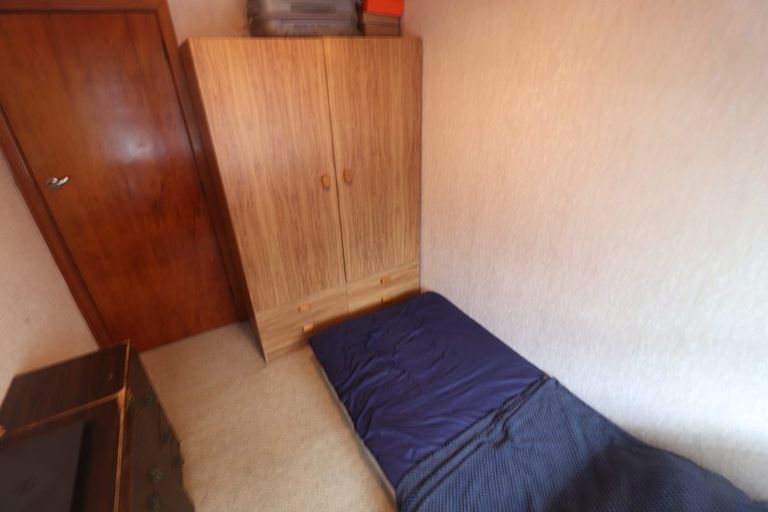 Photo of property in 25 Kaipatiki Road, Glenfield, Auckland, 0629