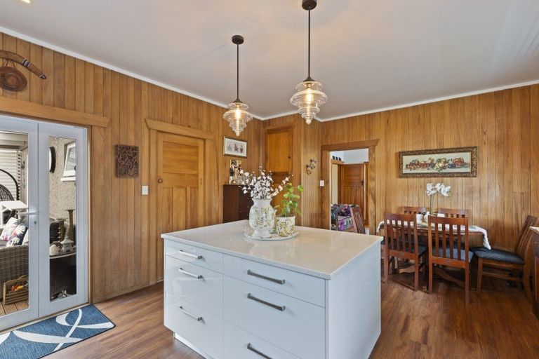 Photo of property in 25 Mclean Street, Strandon, New Plymouth, 4312