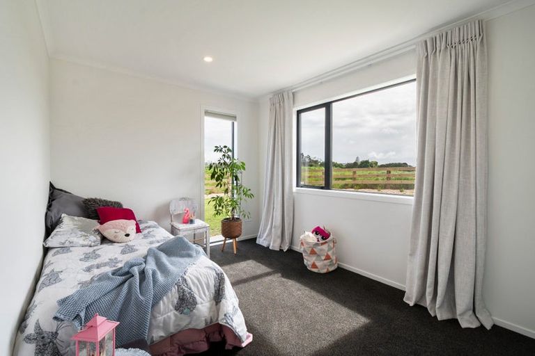 Photo of property in 1121 Parewanui Road, Parewanui, Bulls, 4894