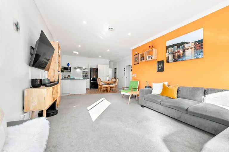 Photo of property in 2/402 Cambridge Terrace, Naenae, Lower Hutt, 5011