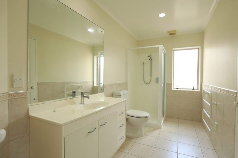 Photo of property in 29 Heyington Way, East Tamaki Heights, Auckland, 2016