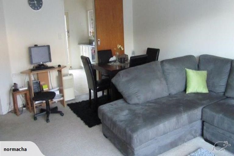 Photo of property in 3/20 Parkhill Road, Mellons Bay, Auckland, 2014