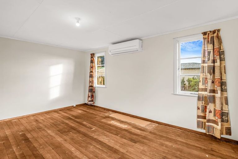 Photo of property in 55 Wilson Street, Waverley, 4510