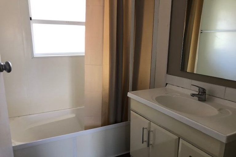 Photo of property in 33a Cambridge Terrace, Papatoetoe, Auckland, 2025