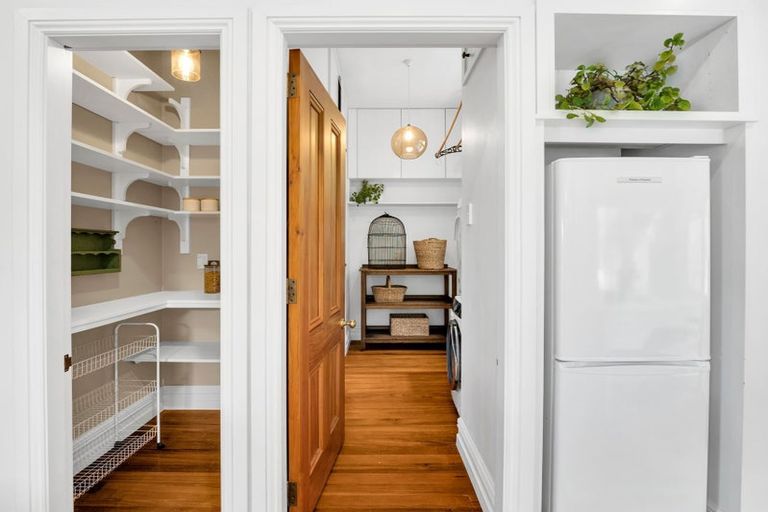 Photo of property in 40 Reserve Terrace, Lyttelton, 8082