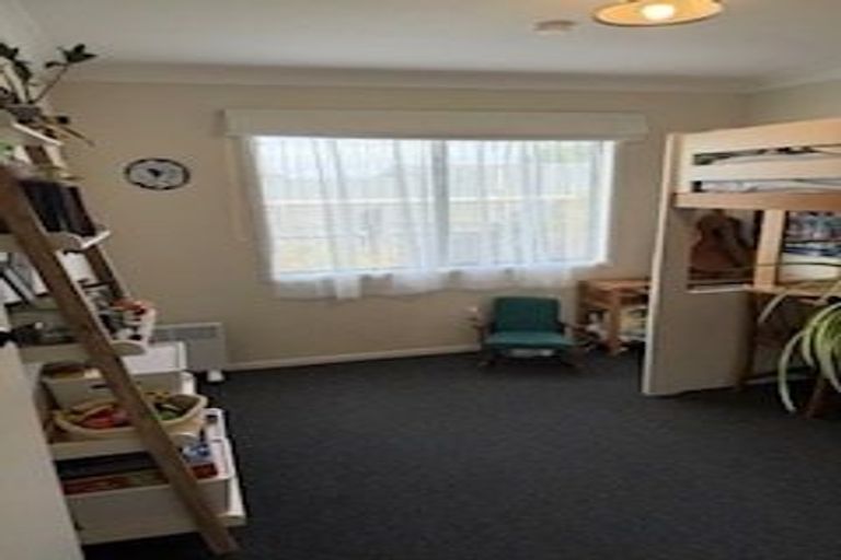 Photo of property in 1/20 Mandeville Crescent, Grenada Village, Wellington, 6037