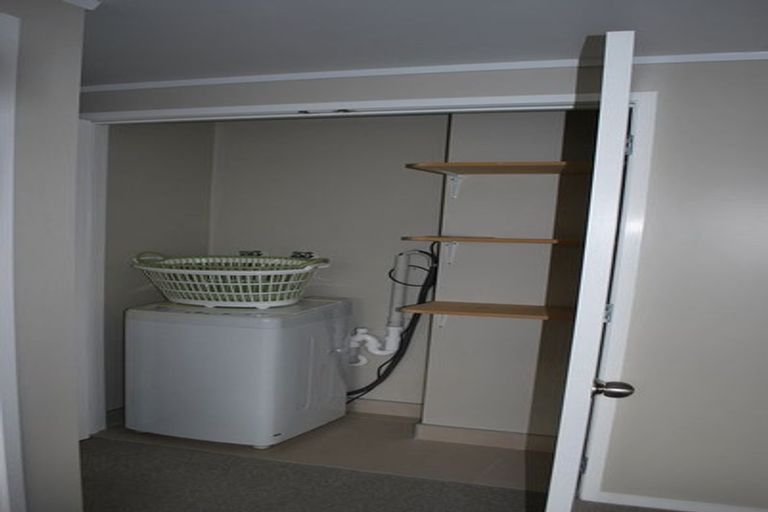 Photo of property in 5 Beaudine Avenue, Glenfield, Auckland, 0629