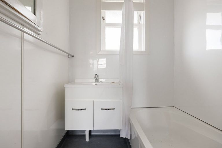 Photo of property in 37 Montgomery Crescent, Bader, Hamilton, 3206