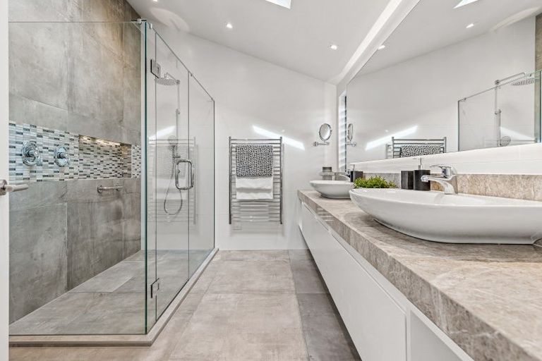 Photo of property in 6 Emily Lane, Greenhithe, Auckland, 0632