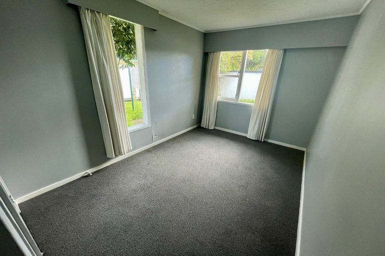 Photo of property in 15 Holborn Drive, Stokes Valley, Lower Hutt, 5019