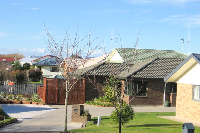 Photo of property in 15 Glenburn Place, Nawton, Hamilton, 3200