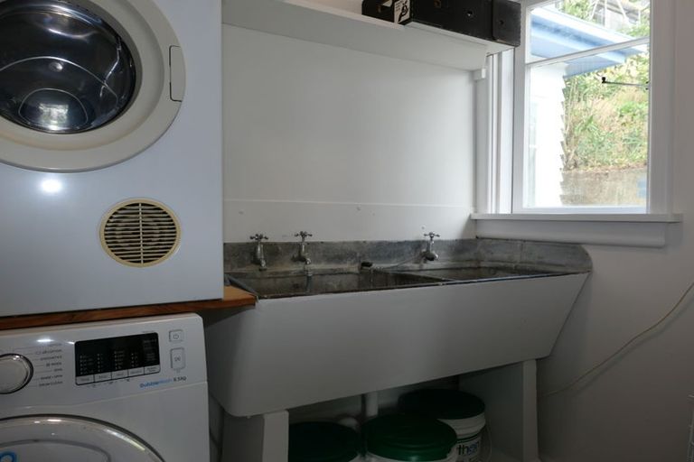 Photo of property in 37 Awa Road, Miramar, Wellington, 6022