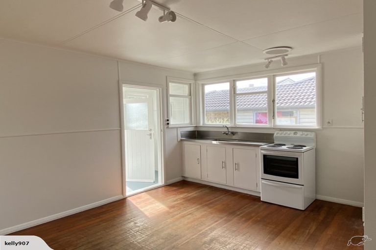 Photo of property in 16 Kakapo Place, Papatoetoe, Auckland, 2025