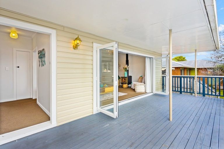 Photo of property in 60 Pomaria Road, Henderson, Auckland, 0610