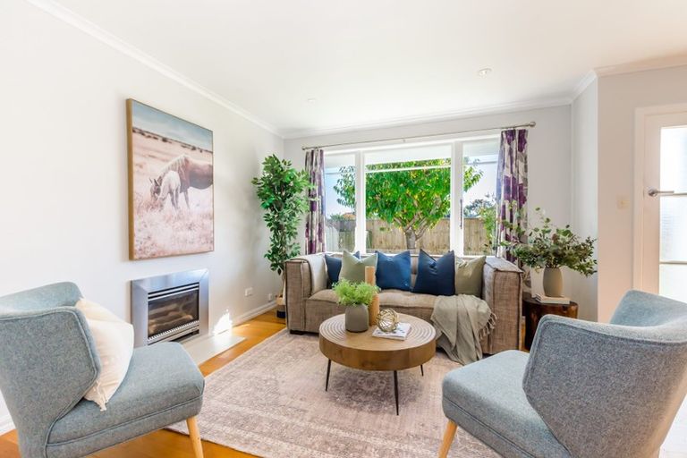 Photo of property in 1 Hadfield Place, Paraparaumu Beach, Paraparaumu, 5032