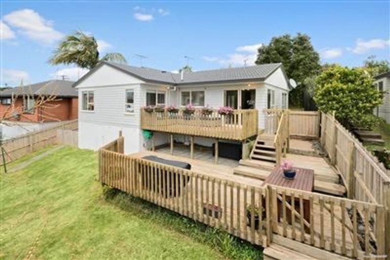 Photo of property in 3 Ian Sage Avenue, Torbay, Auckland, 0630