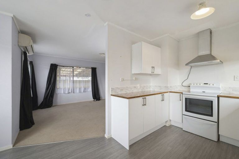 Photo of property in 15a Beech Place, Owhata, Rotorua, 3010