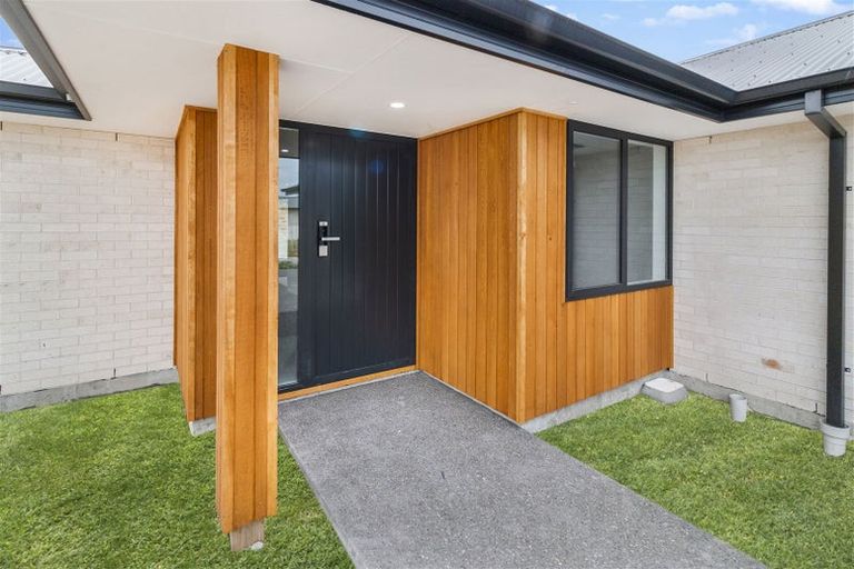 Photo of property in 15 Fountain Place, Rolleston, 7614