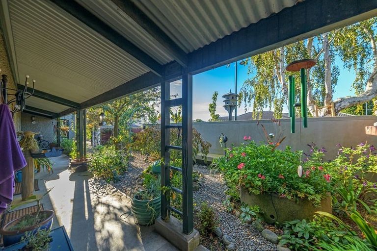 Photo of property in 1 Strachan Way, Highbury, Palmerston North, 4412