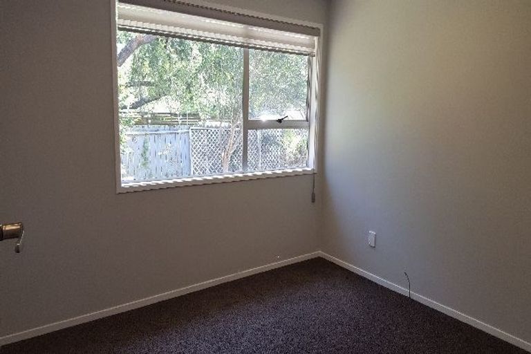 Photo of property in 1 Glenbervie Crescent, Massey, Auckland, 0614