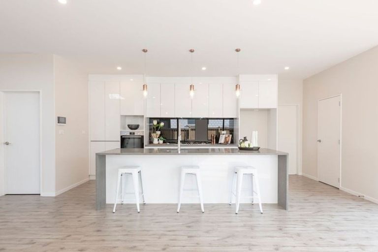 Photo of property in 58 Donegal Park Drive, Flat Bush, Auckland, 2019