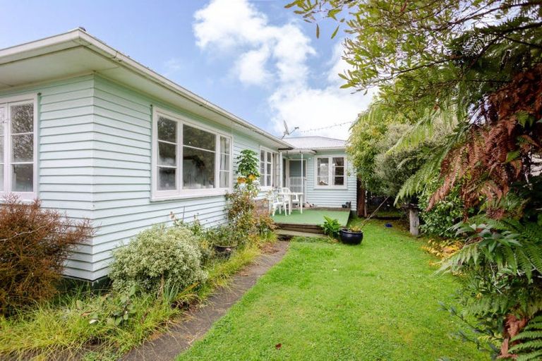 Photo of property in 43 Barraud Street, Dannevirke, 4930